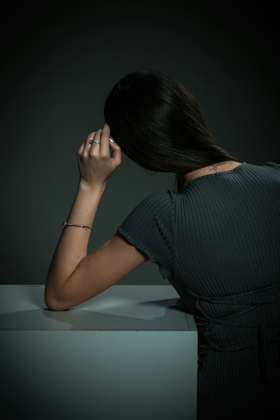 赵丽颖离婚后工作怎么逆袭？从艺人到本钱方的富丽回身